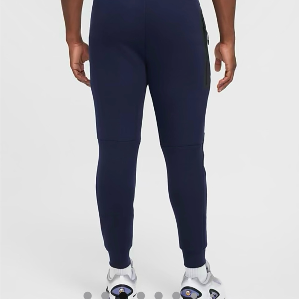 Nike Men's Dark Blue Joggers